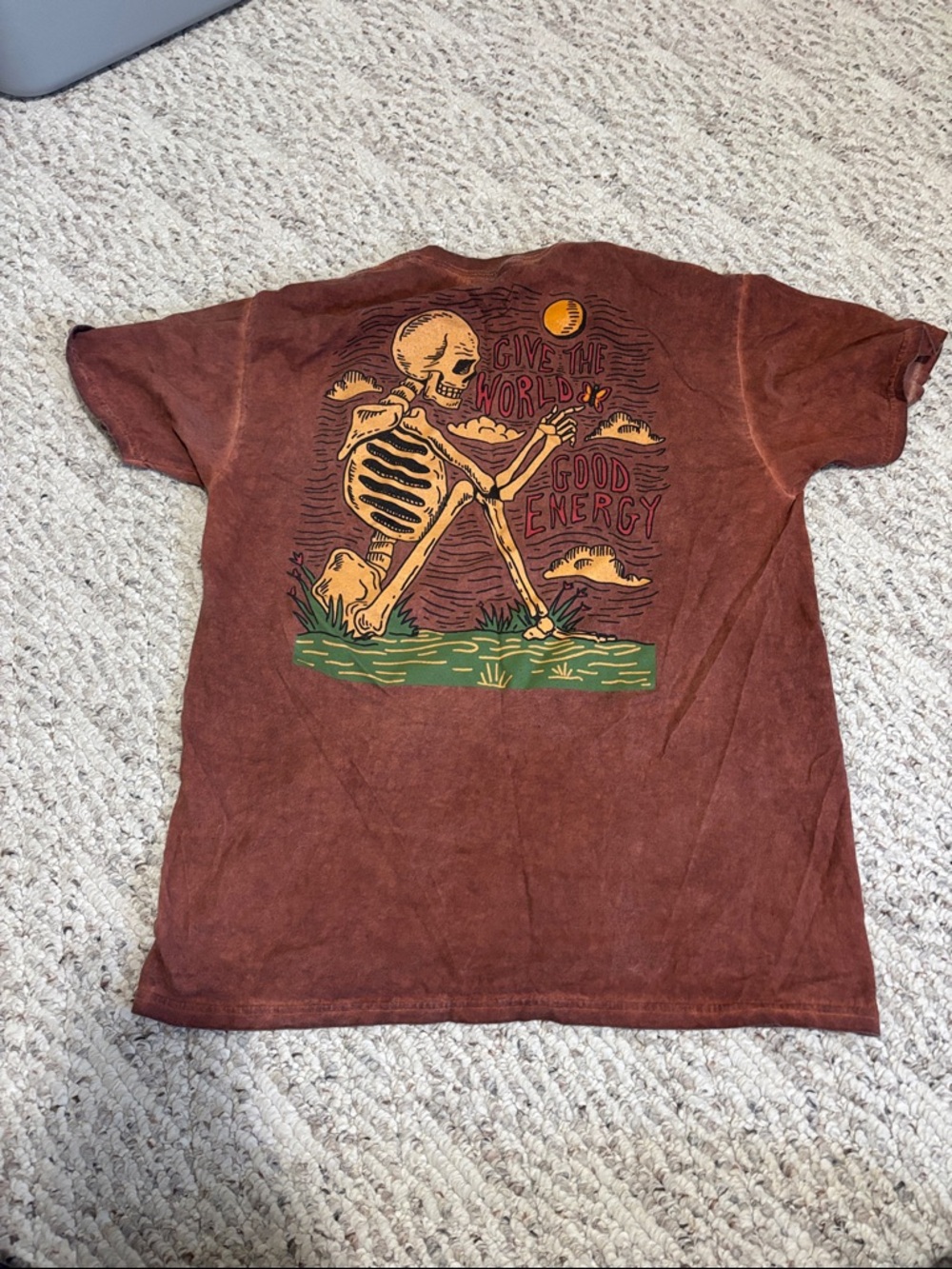 T.J.Maxx Rust Brown Short Sleeve Tee with Skull & Butterfly Chest Graphic - Picture 2 of 3